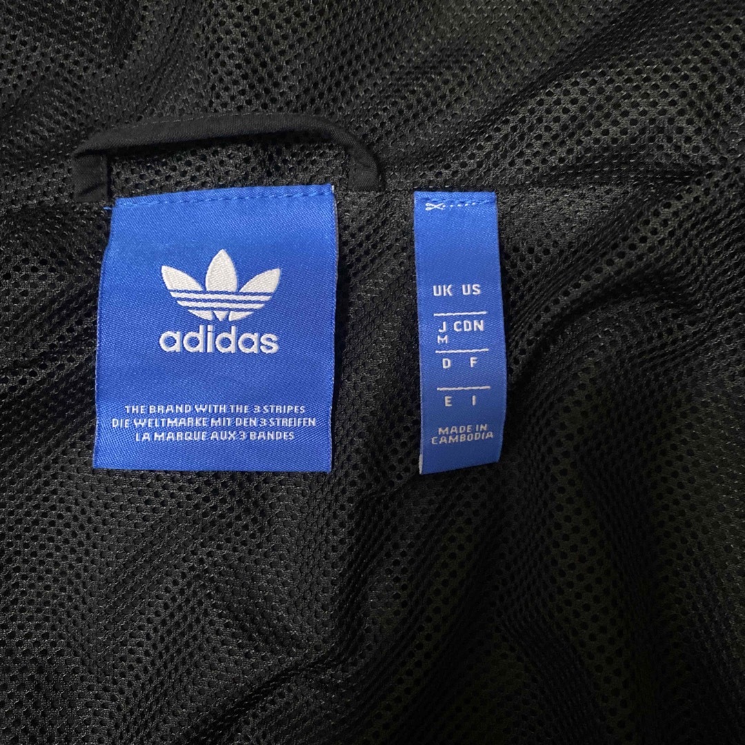 adidas(アディダス)のアディダスアウター レディースのジャケット/アウター(ナイロンジャケット)の商品写真