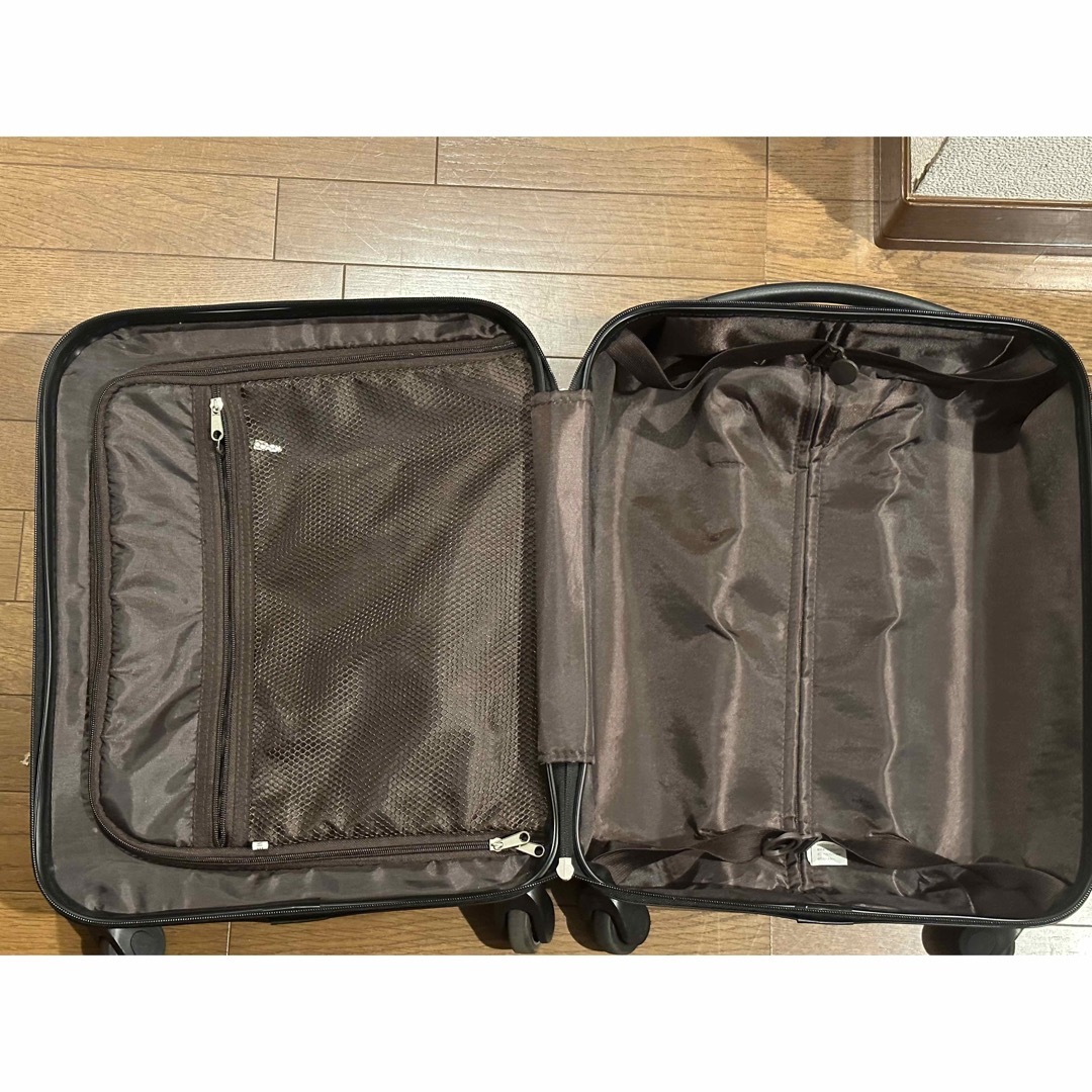 水玉スーツケース レディースのバッグ(スーツケース/キャリーバッグ)の商品写真