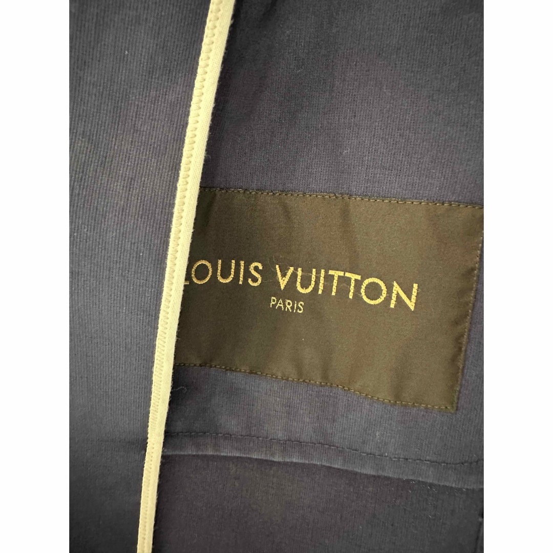 LOUIS VUITTON(ルイヴィトン)の別格LOUISVUITTONスワロフスキークリスタル装飾トレンチコートジャケット メンズのジャケット/アウター(トレンチコート)の商品写真