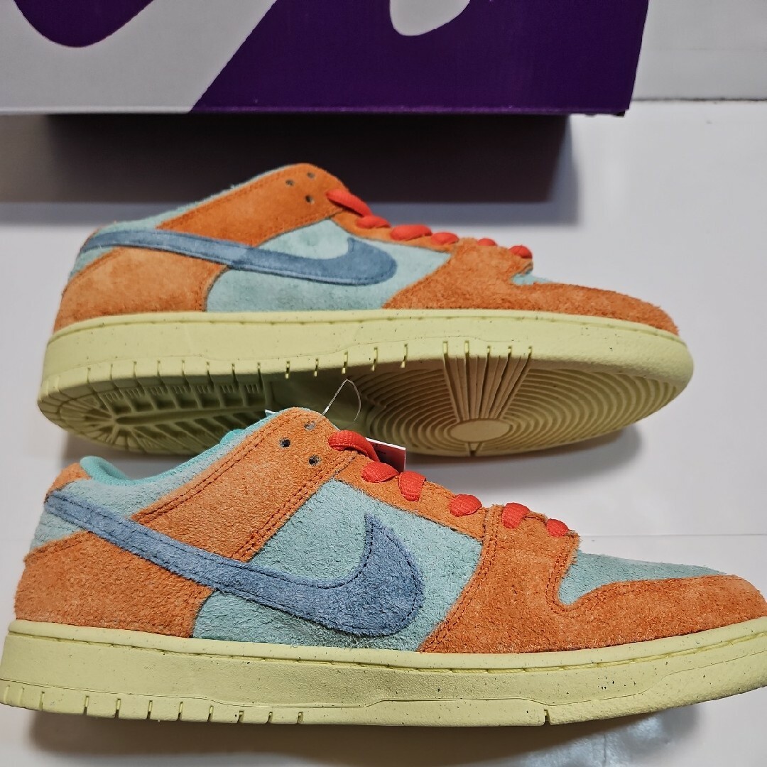 NIKE(ナイキ)のNIKE SB DUNK LOW PRO Orange and Emerald メンズの靴/シューズ(スニーカー)の商品写真