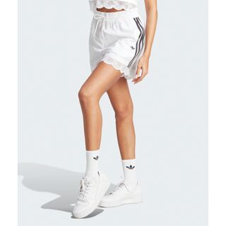 adidas Originals レース ショートパンツ