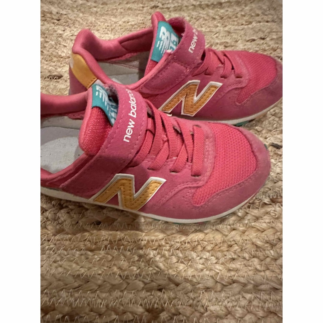 New Balance(ニューバランス)の処分値下げ　ニューバランス　NB キッズシューズ キッズ/ベビー/マタニティのキッズ靴/シューズ(15cm~)(スニーカー)の商品写真