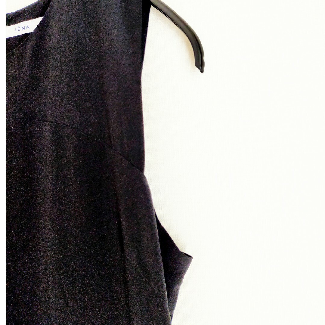 IENA(イエナ)のIENA シルク100% ワンピース　フレア　ブラック　フォーマル　ノースリーブ レディースのワンピース(ひざ丈ワンピース)の商品写真
