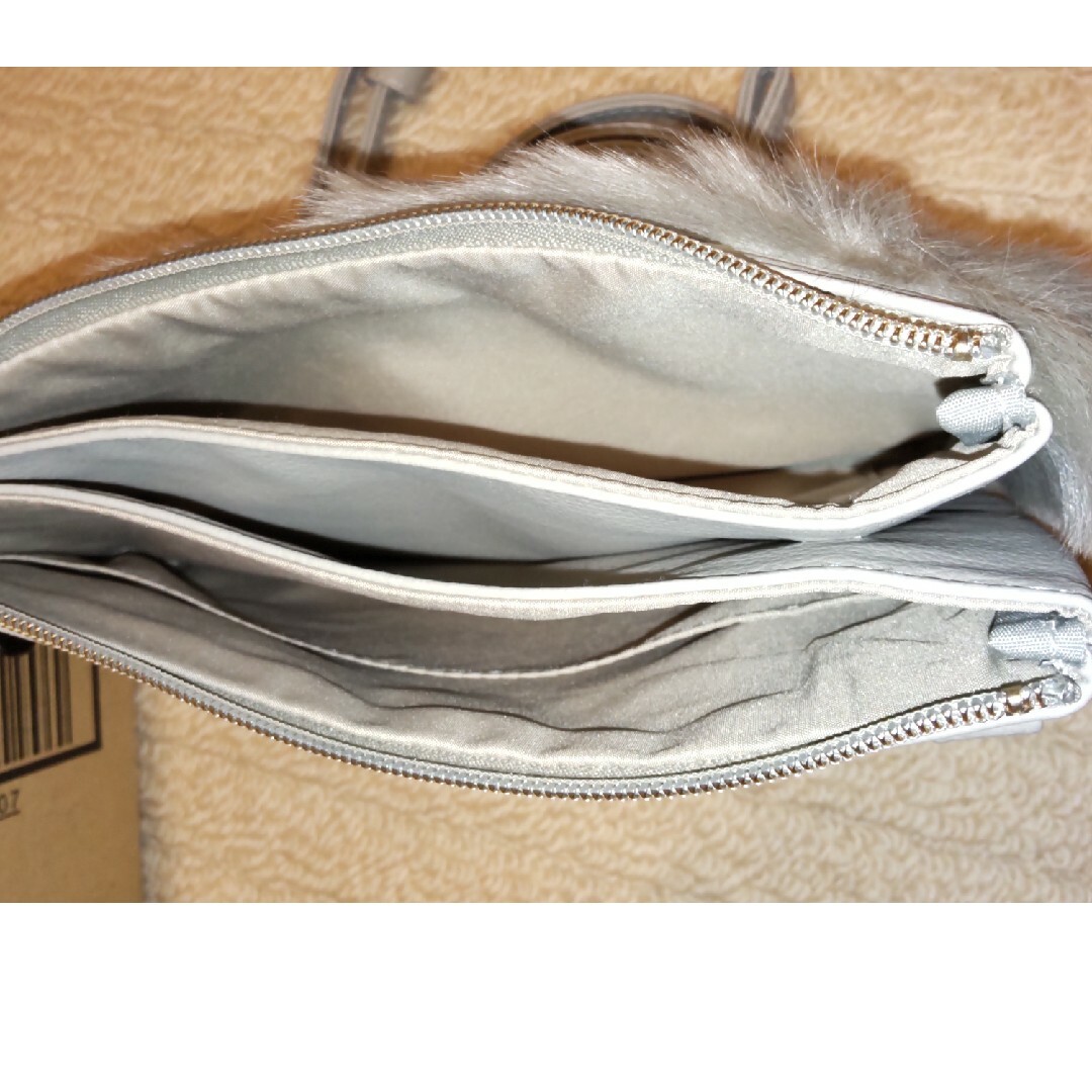 UNIQLO(ユニクロ)のファータッチ ショルダーバッグ レディースのバッグ(ショルダーバッグ)の商品写真