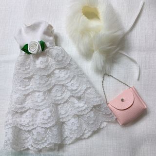 リカちゃん　ウェディングドレス＆白ファー＆ピンクレザーチェーンバッグ(人形)