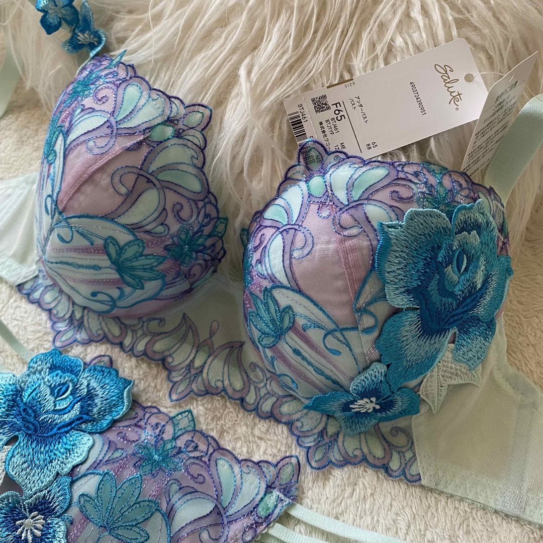 Wacoal - 【新品未使用】サルート 61G p-up F65/Mの通販 by みみ's