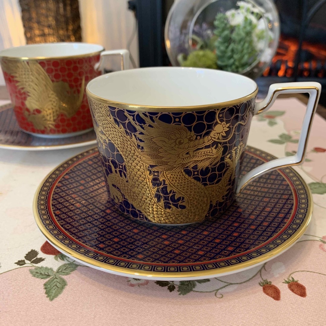 WEDGWOODワイルドストロベリー　カップ\u0026ソーサーペアセット　新品箱付き