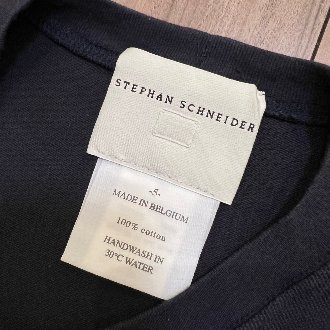 STEPHAN SCHNEIDER(ステファンシュナイダー)のメンズ STEPHAN SCHNEIDER Tシャツ ネイビー size 5 メンズのトップス(Tシャツ/カットソー(半袖/袖なし))の商品写真