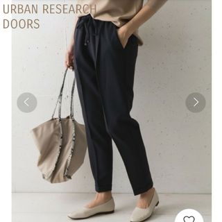 アーバンリサーチドアーズ(URBAN RESEARCH DOORS)のアーバンリサーチドアーズ ストレッチテーパードイージーパンツ  黒  SS(カジュアルパンツ)