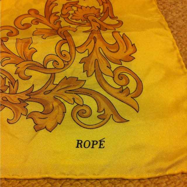 ROPE’(ロペ)の値下げ‼︎1555→780円ロペスカーフ レディースのファッション小物(バンダナ/スカーフ)の商品写真