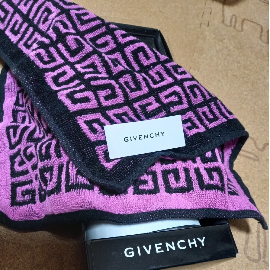 GIVENCHY(ジバンシィ)のGIVENCHY タオルハンカチ ミラーセット レディースのファッション小物(ハンカチ)の商品写真