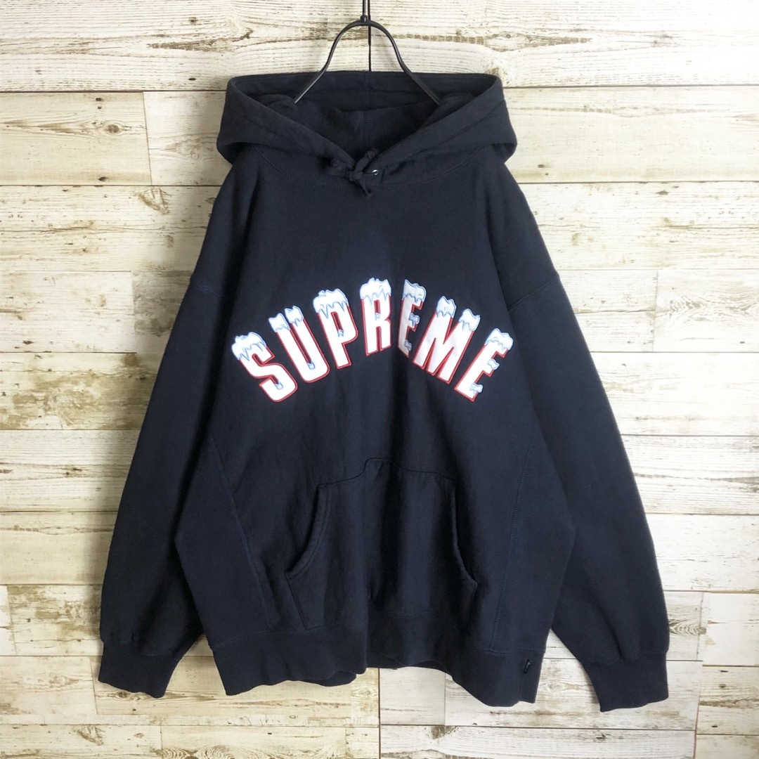 後藤真希着用 Supreme シュプリーム パーカー アーチ刺繍ロゴ入り