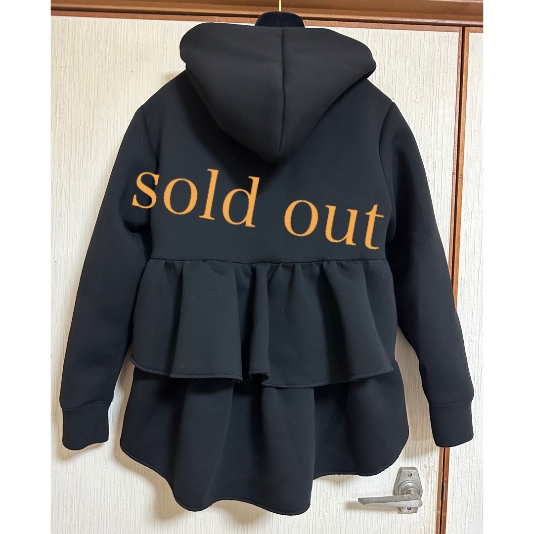 sold out❤️バックフリルパーカー　トップス　カットソー　パーカー　美品