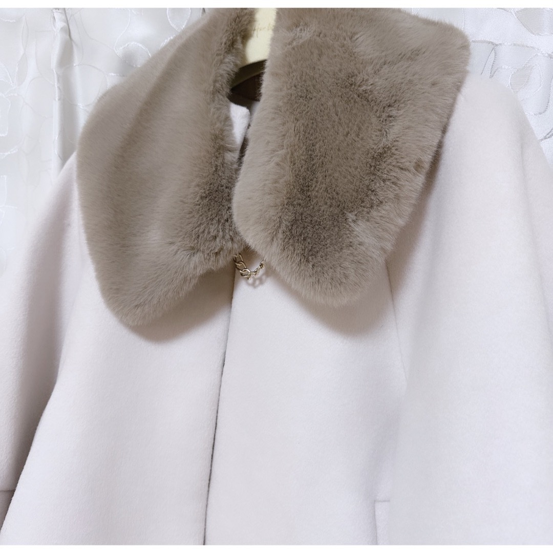 Her lip to(ハーリップトゥ)の【本日限定値下】Convertible Faux Fur Tippet Coat レディースのジャケット/アウター(ポンチョ)の商品写真