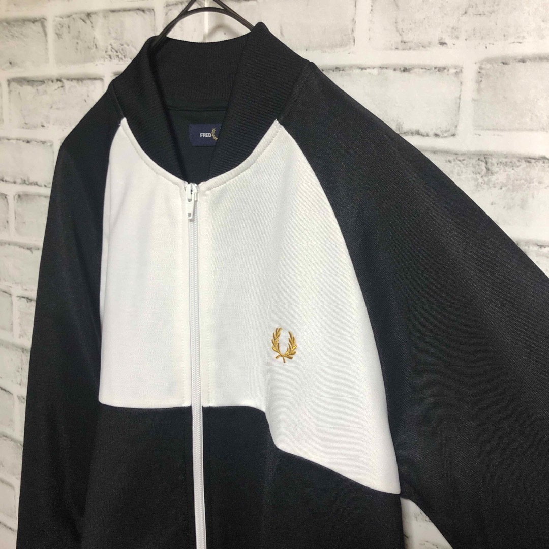Fred Perry⭐️トラックジャケット 刺繍月桂樹 ブラック×ホワイト
