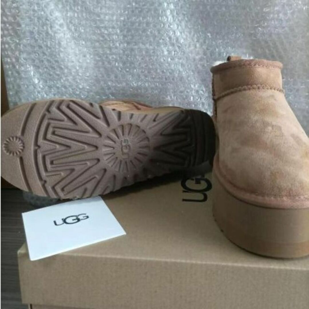 UGG 未使用　23cm  ベージュ　ブーツ　ウルトラミニ　厚底