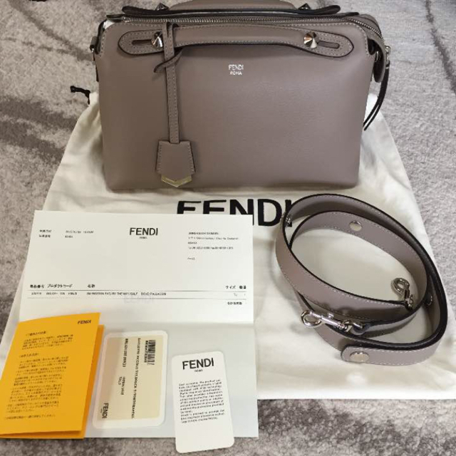 FENDI(フェンディ)の売切りセールreimama様専用 レディースのバッグ(ショルダーバッグ)の商品写真