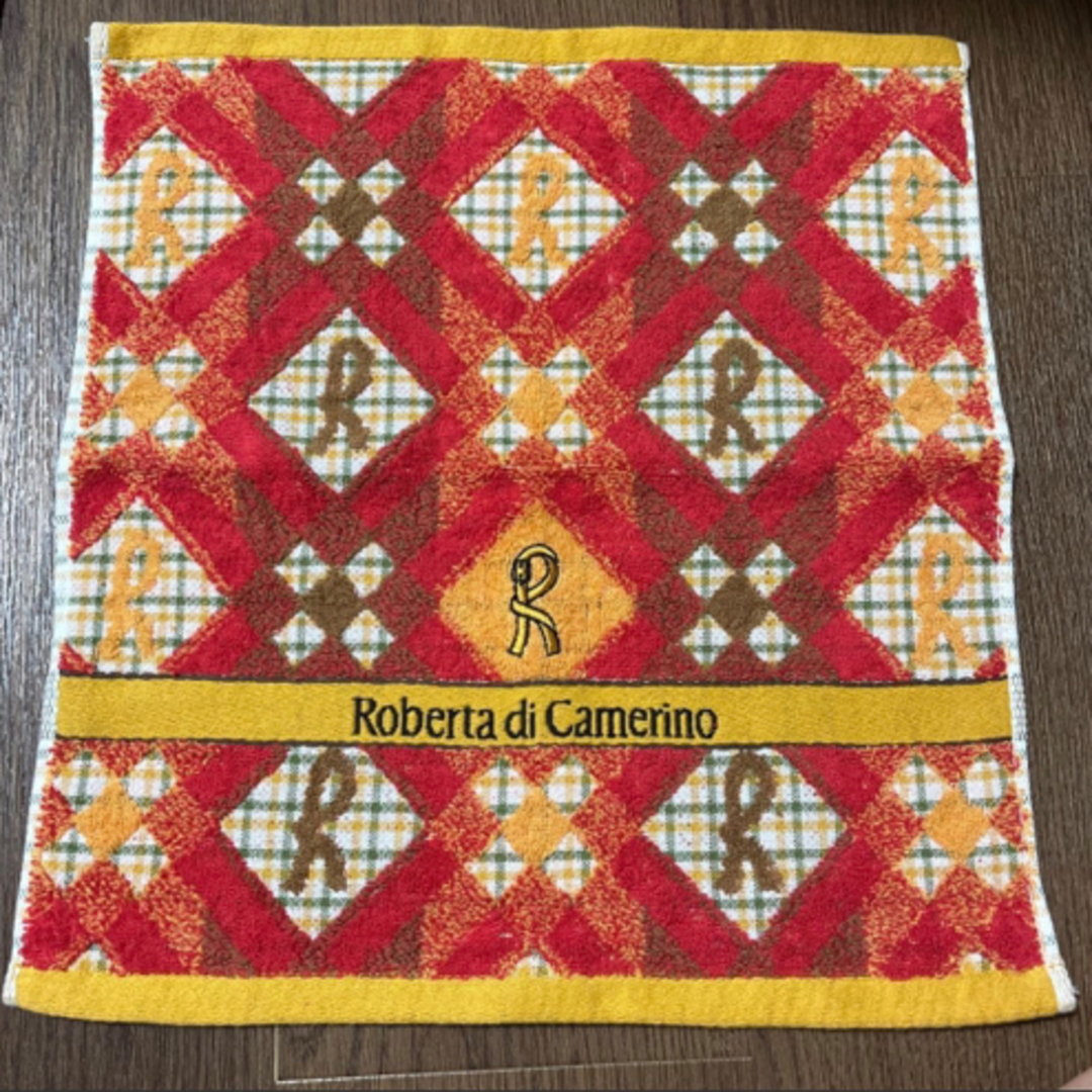 ROBERTA DI CAMERINO(ロベルタディカメリーノ)のロベルタ　ハンドタオル レディースのファッション小物(ハンカチ)の商品写真