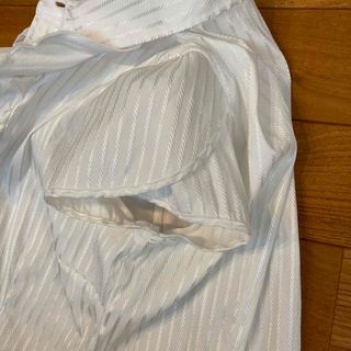 NARACAMICIE - 1回着用☆ ナラカミーチェ サテンストライプフリル 半袖 ... 1回使用 ナラカミーチェ サテンストライプフレア 5分袖シャツ ブラウス フリル