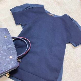 ルイヴィトン(LOUIS VUITTON)の【美品】ルイヴィトン　カットソー 　黒　ブラック(カットソー(半袖/袖なし))