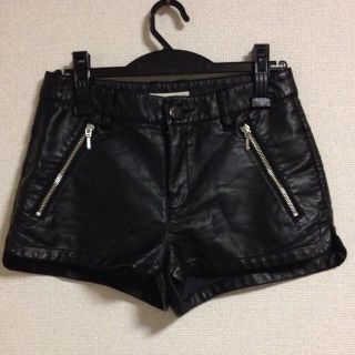 マウジー(moussy)のmoussy レザーショートパンツ(ショートパンツ)