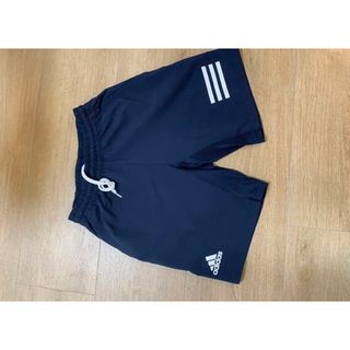 アディダス(adidas)のアディダス  ハーフパンツ　Mサイズ(ハーフパンツ)