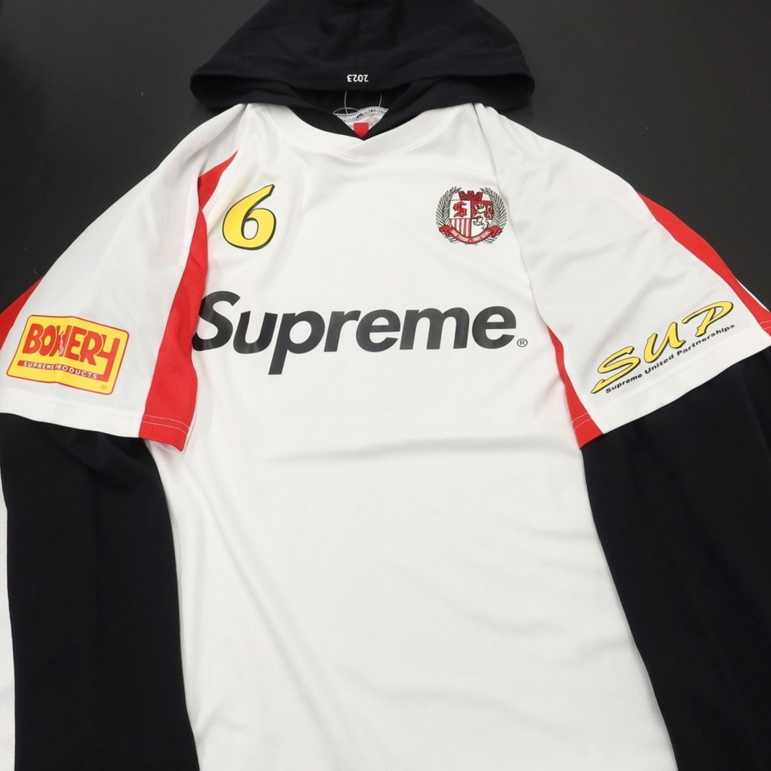 Supreme(シュプリーム)の【中古】【未使用】シュプリーム Supreme 2023年秋冬 Hooded Soccer Jersey ポリエステル サッカージャージーパーカー ホワイトxレッド【サイズL】【メンズ】 メンズのトップス(Tシャツ/カットソー(七分/長袖))の商品写真