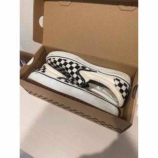 ヴァンズ(VANS)のVANS ヴァンズ  V98CLA 28.0 スリッポン　チェッカー　白　黒(スニーカー)