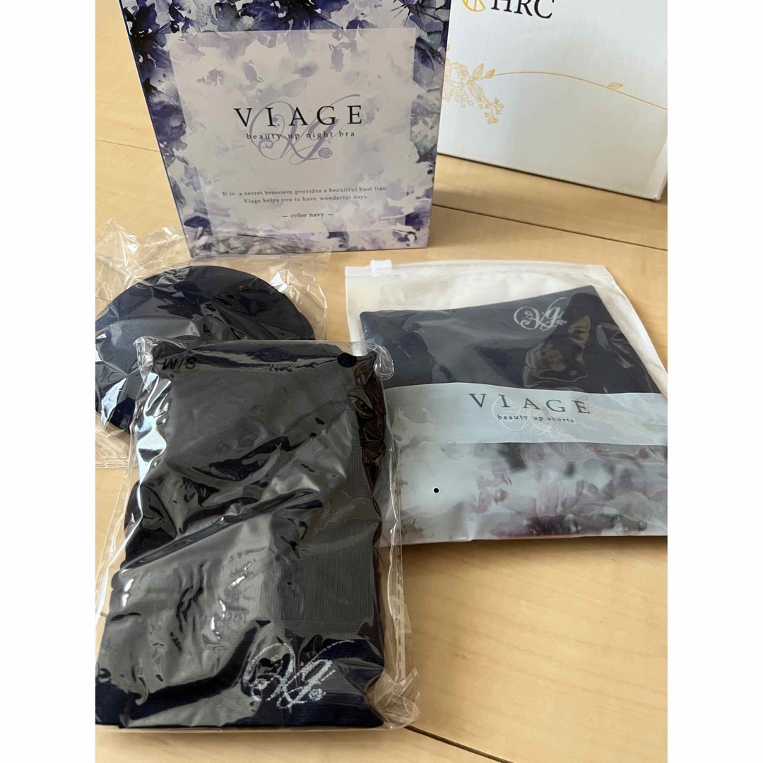 VIAGE(ヴィアージュ)のviage ナイトブラ s/m ショーツ m のセット レディースの下着/アンダーウェア(ブラ&ショーツセット)の商品写真