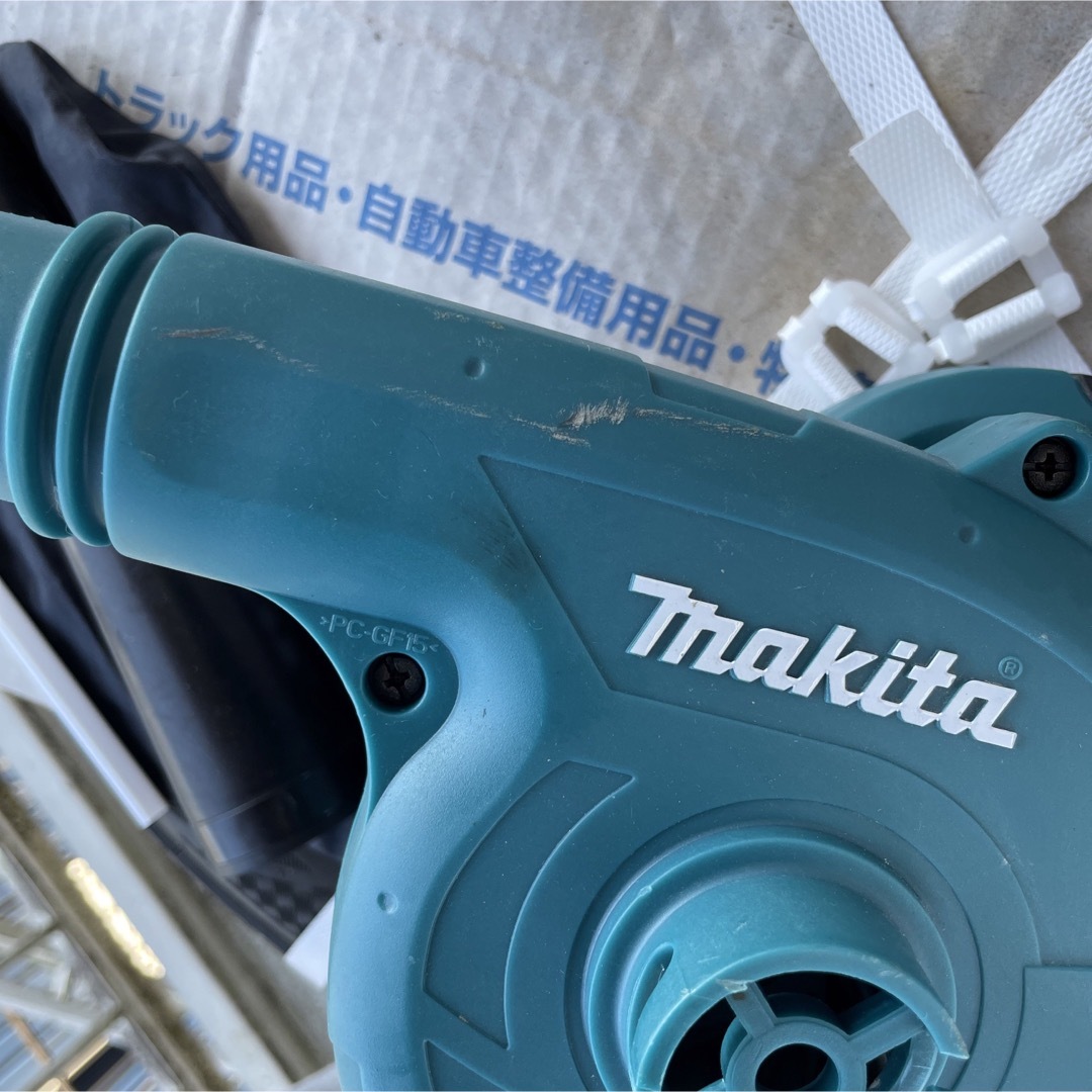 Makita(マキタ)のマキタ 充電式 ブロワ UB182D 18V スポーツ/アウトドアの自転車(工具/メンテナンス)の商品写真