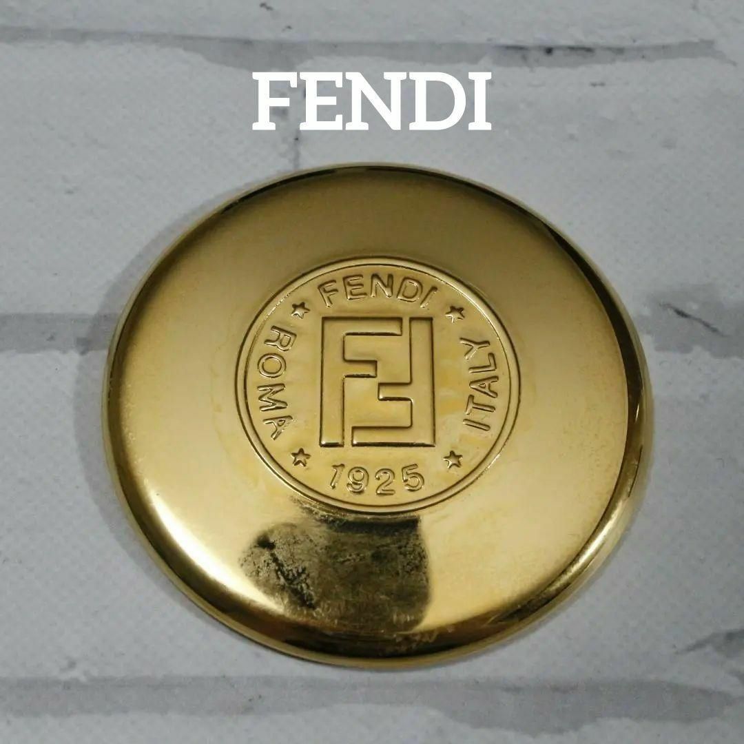 FENDI(フェンディ)の【匿名配送】 フェンディ 鏡 ミラー ゴールド ロゴ レディースのアクセサリー(その他)の商品写真