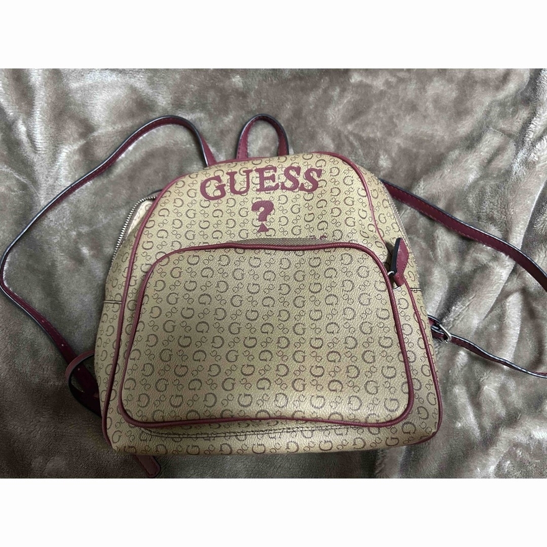 GUESS(ゲス)の本日限定、お値下げ‼️ゲス　GUESS リュックサック　カバン　リュック　激安 レディースのバッグ(リュック/バックパック)の商品写真