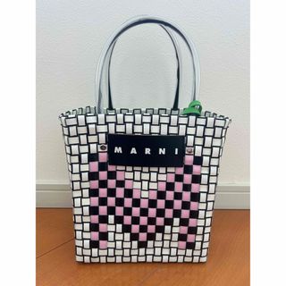 MARNI　マルニマーケット　リリーホワイト　ミディアム