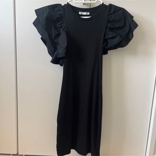 ザラ(ZARA)のZARA 黒　膝丈ワンピース(ひざ丈ワンピース)