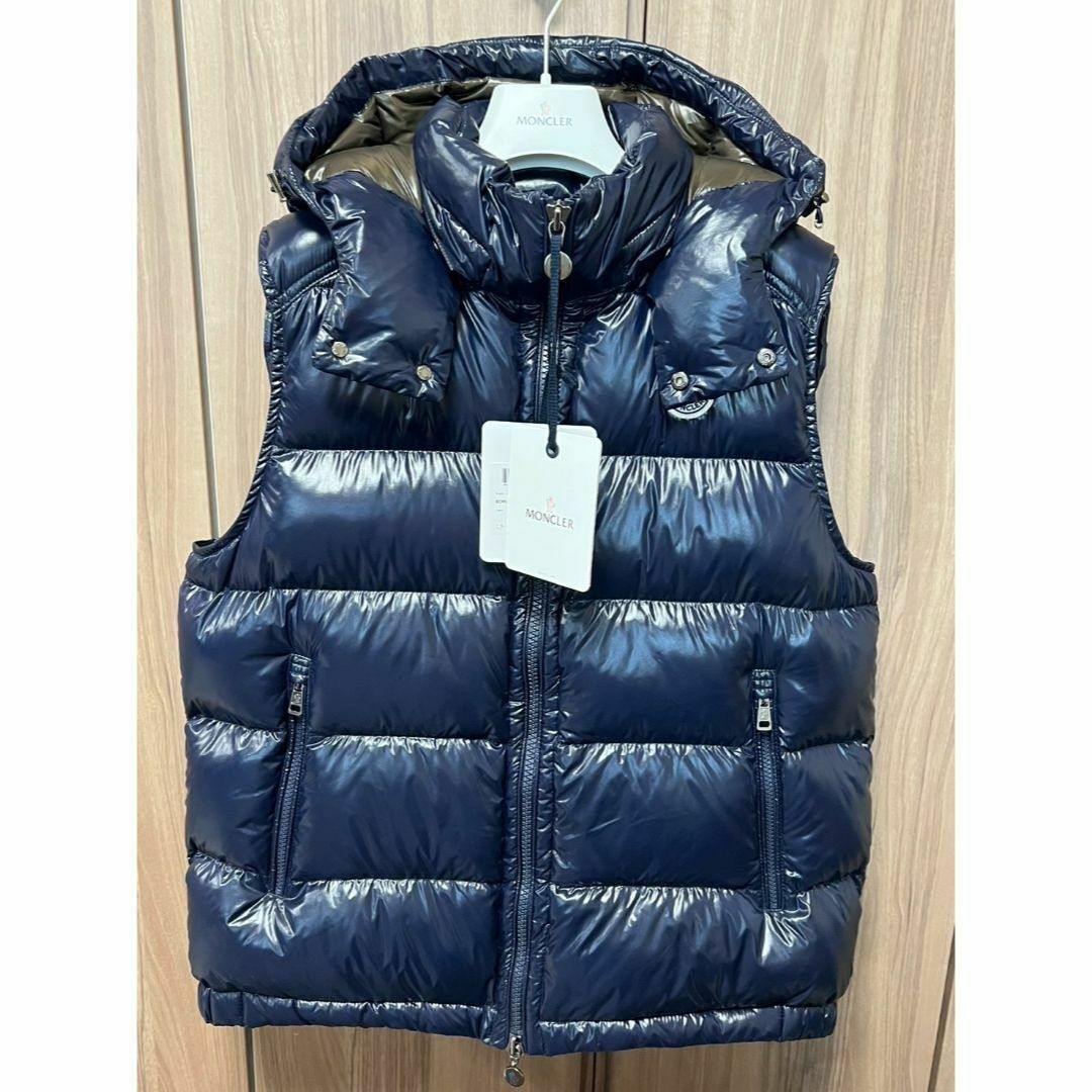 ☆未使用・本物保証☆MONCLER BORMES ダウンベスト 4 紺色　XL