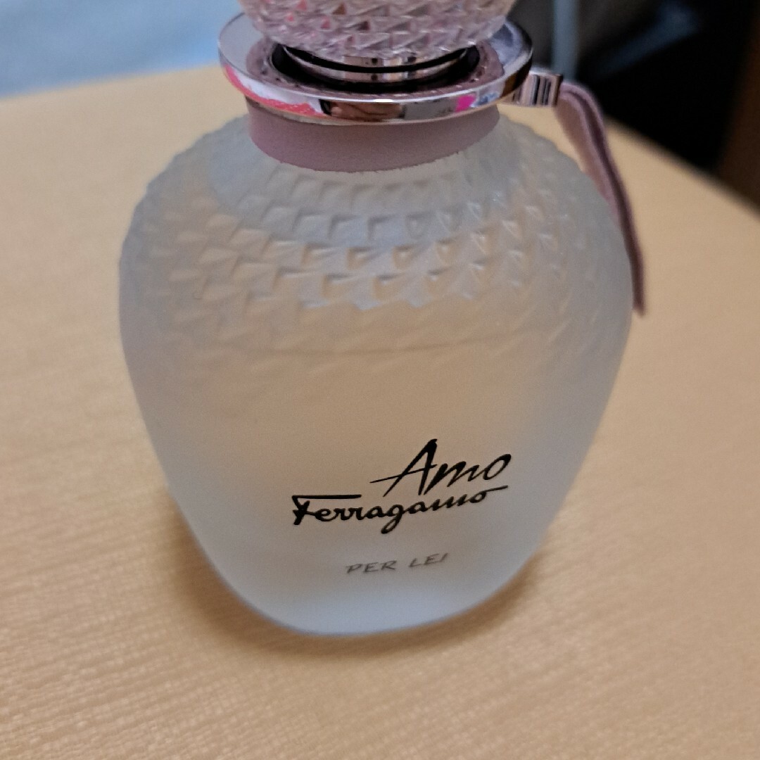 Salvatore Ferragamo(サルヴァトーレフェラガモ)のうさぎ様専用　フェラガモ　アモパーレイ　50ml コスメ/美容の香水(香水(女性用))の商品写真