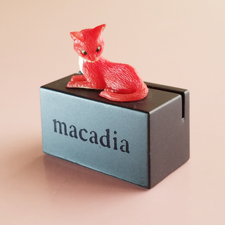 サントリー(サントリー)のサントリーmacadia 赤猫フィギュア ★当時物・希少品★(ノベルティグッズ)