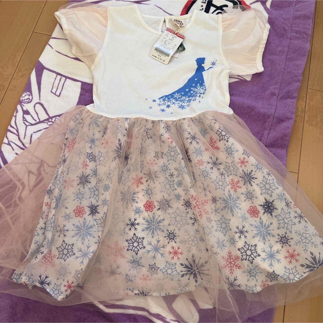 JUNK STORE(ジャンクストアー)のエルサ　ワンピース　130センチ キッズ/ベビー/マタニティのキッズ服女の子用(90cm~)(ワンピース)の商品写真