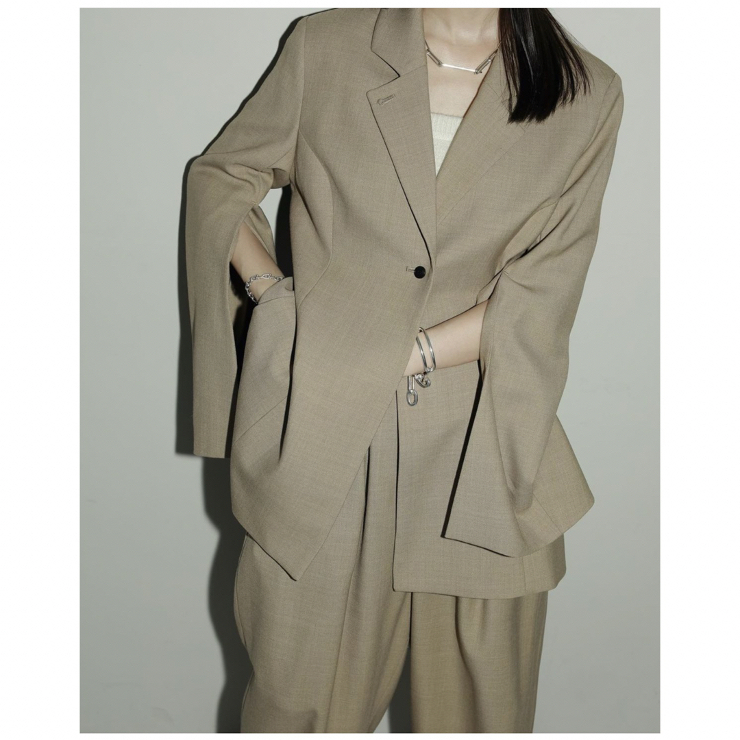 定価以下！louren slit sleeve tailored jacket レディースのジャケット/アウター(ノーカラージャケット)の商品写真
