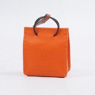 エルメス(HERMES)のエルメス HERMES サック オランジュ ショッピングバッグモチーフ バッグチャーム D刻印 未使用(キーホルダー)