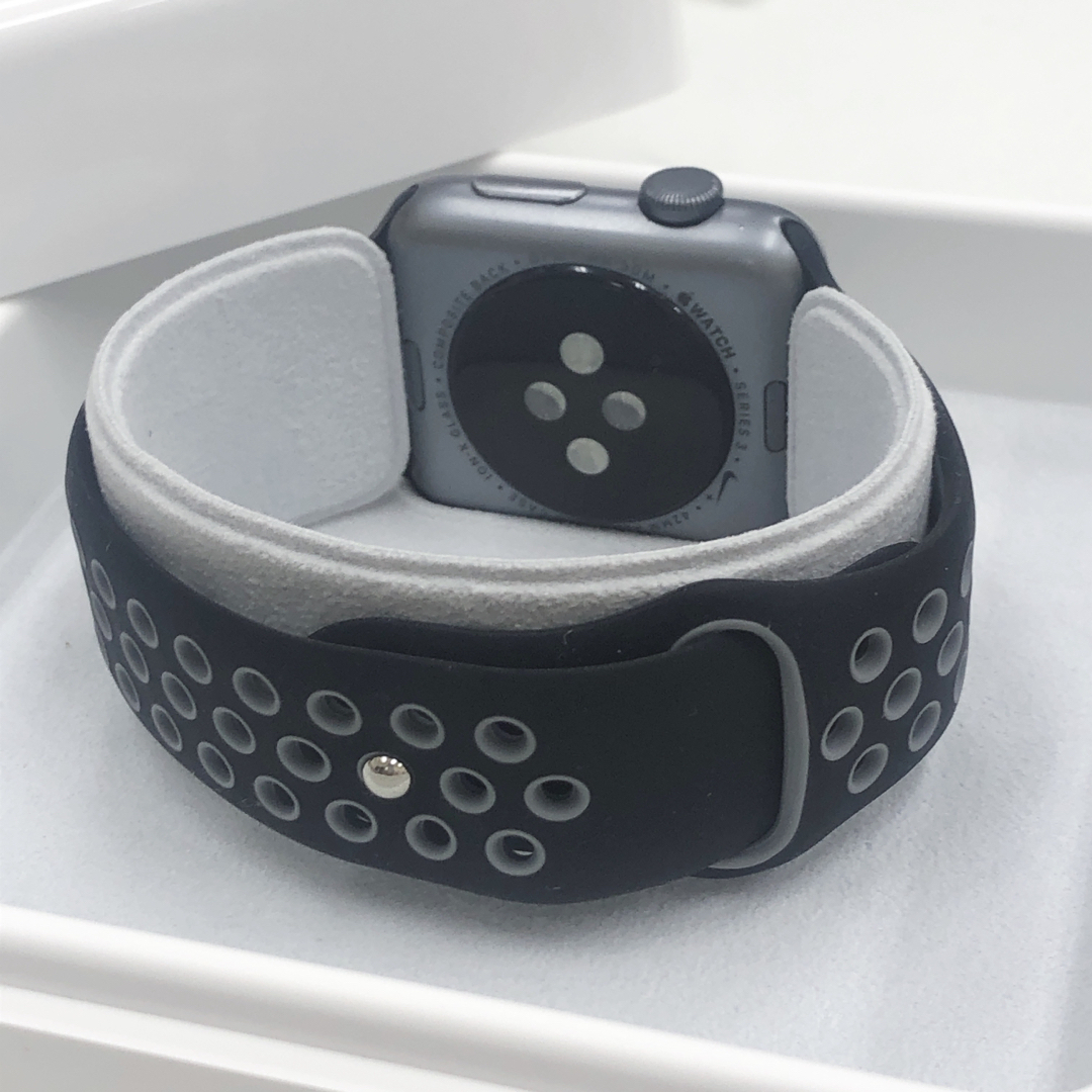 Apple Watch ナイキ シリーズ3 アップルウォッチ グレー 42mm