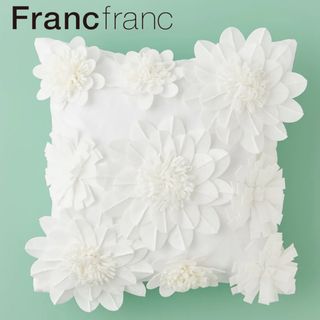 フランフラン(Francfranc)の⭐レア品⭐❤新品タグ付き フランフラン フラワー クッションカバー【ホワイト】❤(クッションカバー)