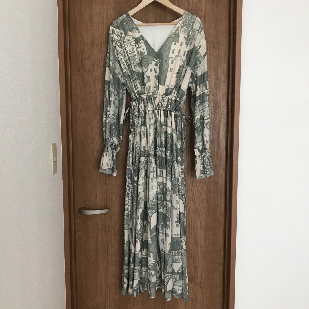 Ameri VINTAGE(アメリヴィンテージ)のAmeri vintage  TOWN VOLUME GATHER DRESS レディースのワンピース(ロングワンピース/マキシワンピース)の商品写真