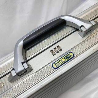 【激レア美品】RIMOWAリモワトパーズ A3スリムアタッシュ 日本未入荷モデル