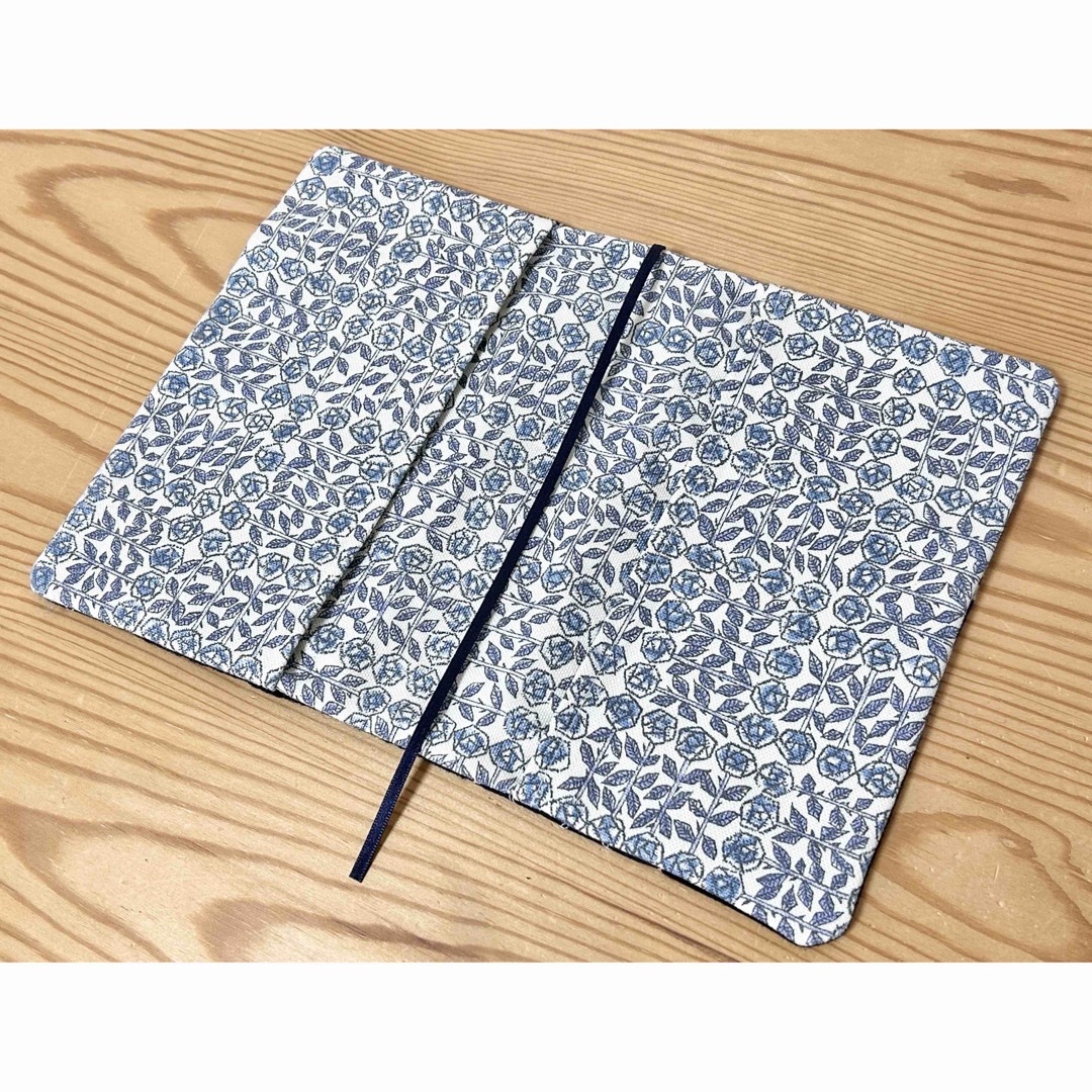 ハンドメイド パッチワーク ブックカバー 手帳カバー 文庫本 ミナペルホネン 3 ハンドメイド パッチワーク ブックカバー 手帳カバー 文庫本 ミナペルホネン 3
