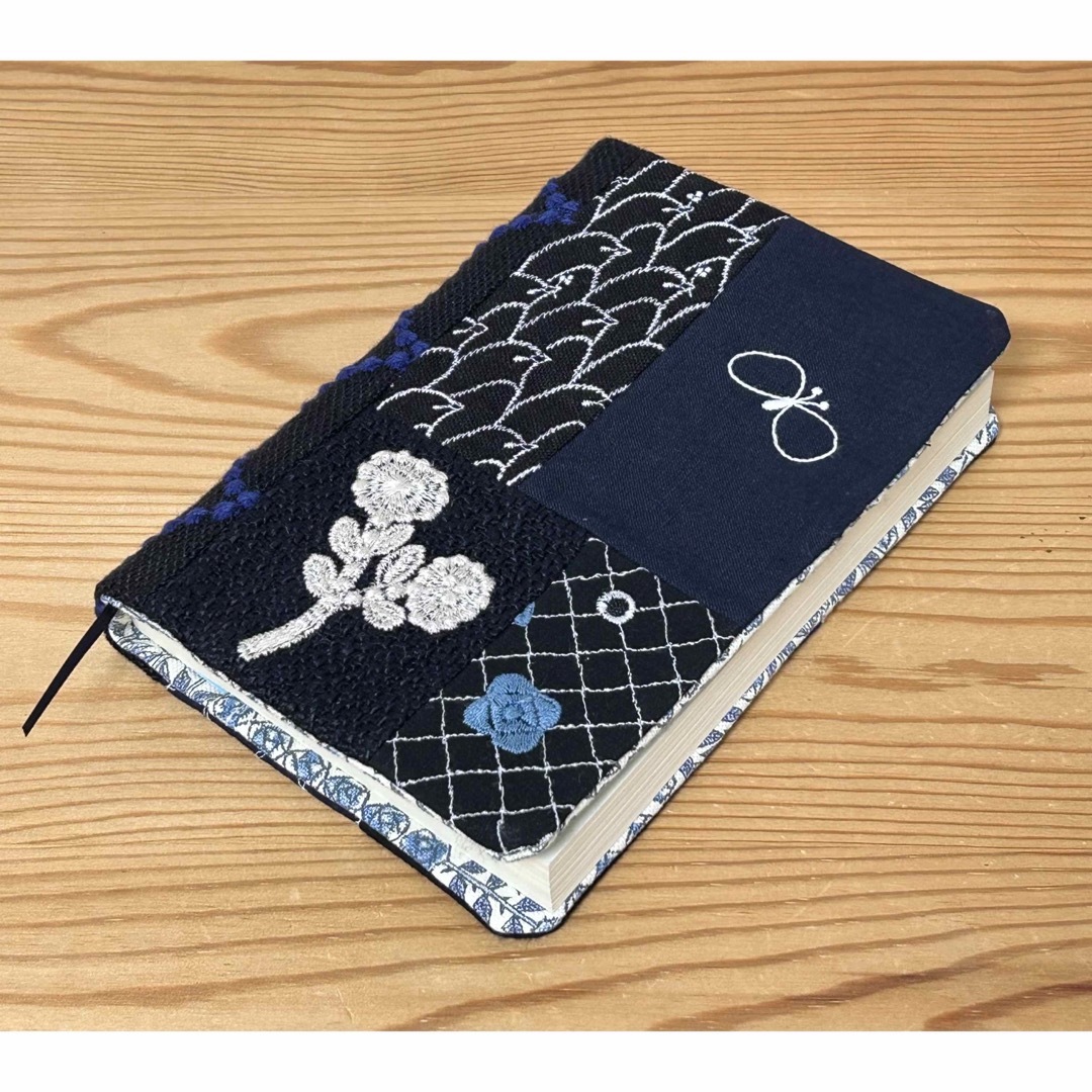 ハンドメイド パッチワーク ブックカバー 手帳カバー 文庫本 ミナペルホネン 3 ハンドメイド パッチワーク ブックカバー 手帳カバー 文庫本 ミナペルホネン 3
