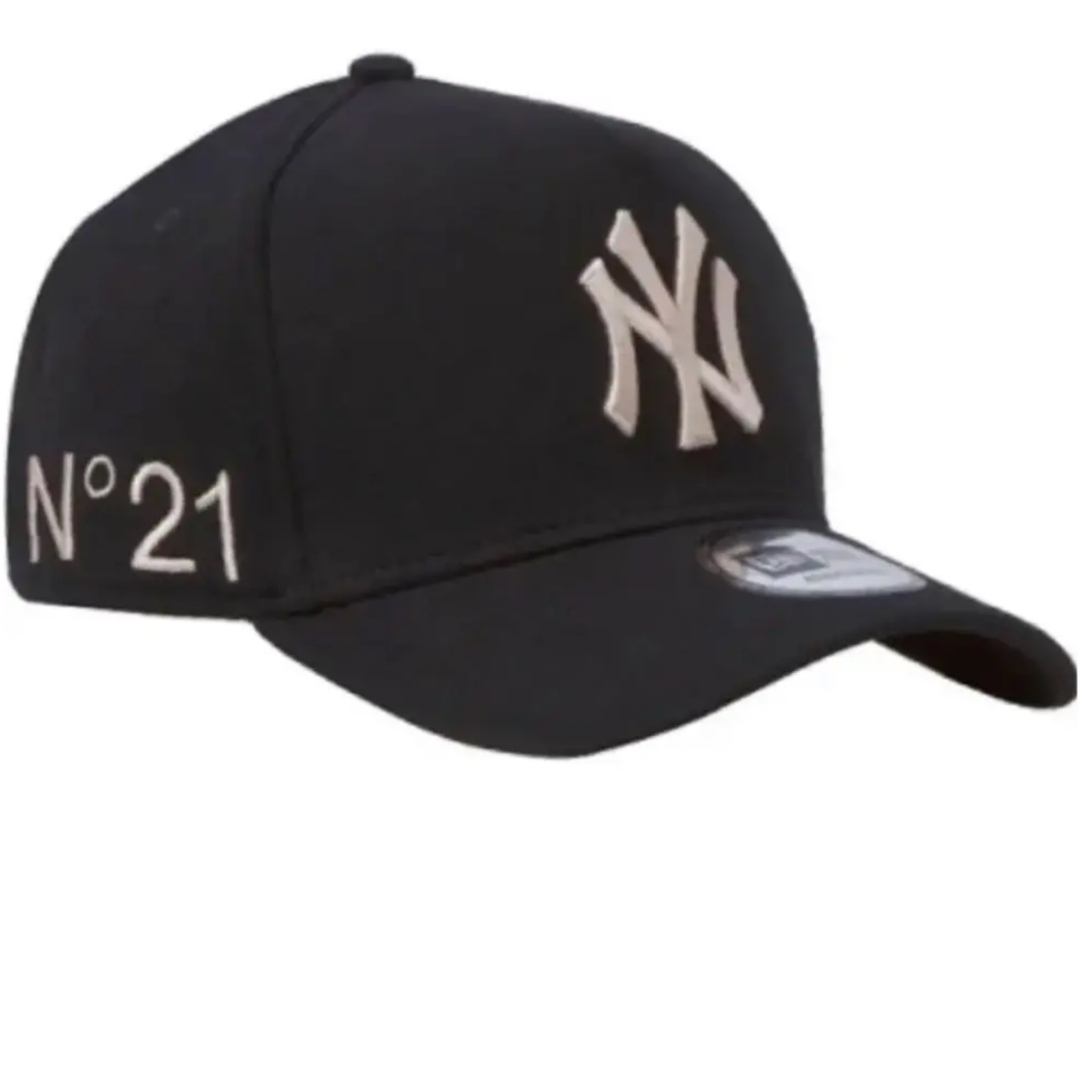 N°21(ヌメロヴェントゥーノ)のヌメロヴェントゥーノ　N21×MLB×NEW ERA キャップ レディースの帽子(キャップ)の商品写真