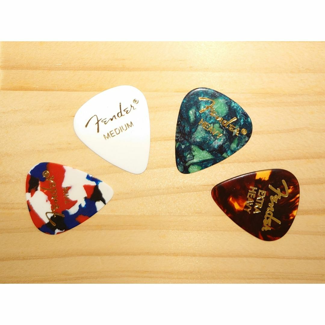 Fender(フェンダー)のギターピック フェンダー【Thin,Medium,Heavy,ExHeavy】③ 楽器のギター(その他)の商品写真