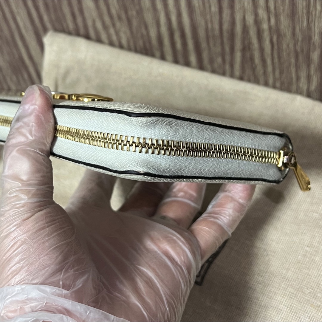 美品 GUCCI 長財布 ズゥミ ラウンドファスナー アイボリー 箱巾着付き