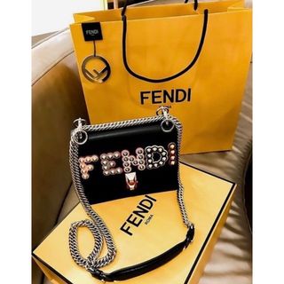 フェンディ(FENDI)のFENDI ショルダーバッグ(ショルダーバッグ)